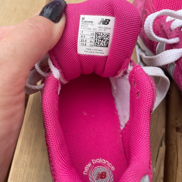 Toddler pink new balance sneaker size 7 - Picture 3 of 5
